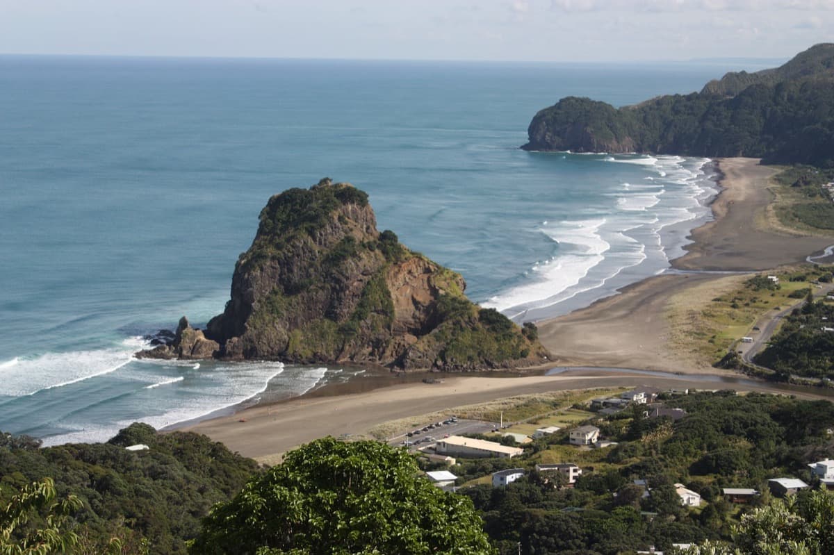 Business Class to Auckland