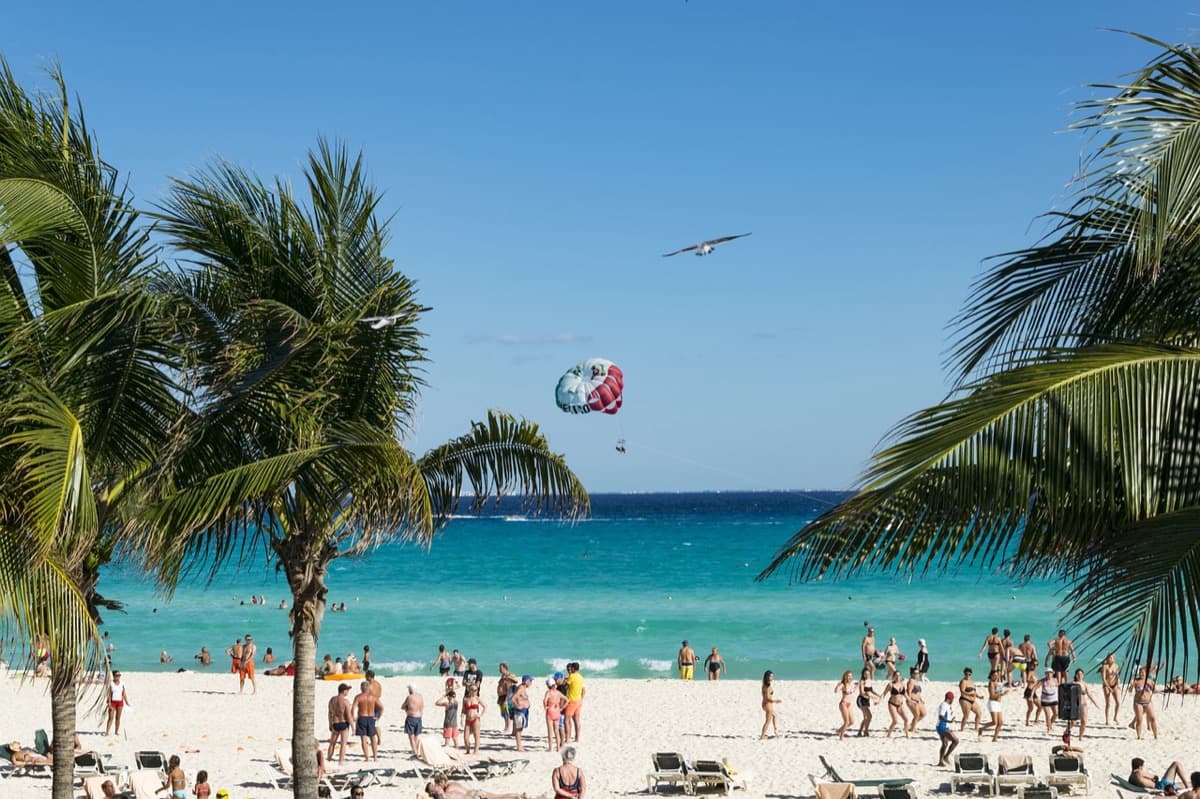 Business flights to Cancun