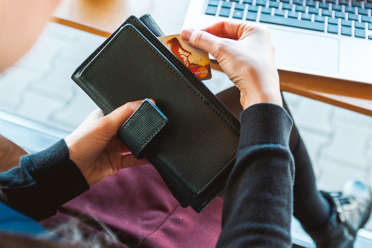 Best Air Miles Credit Cards for UK Travellers